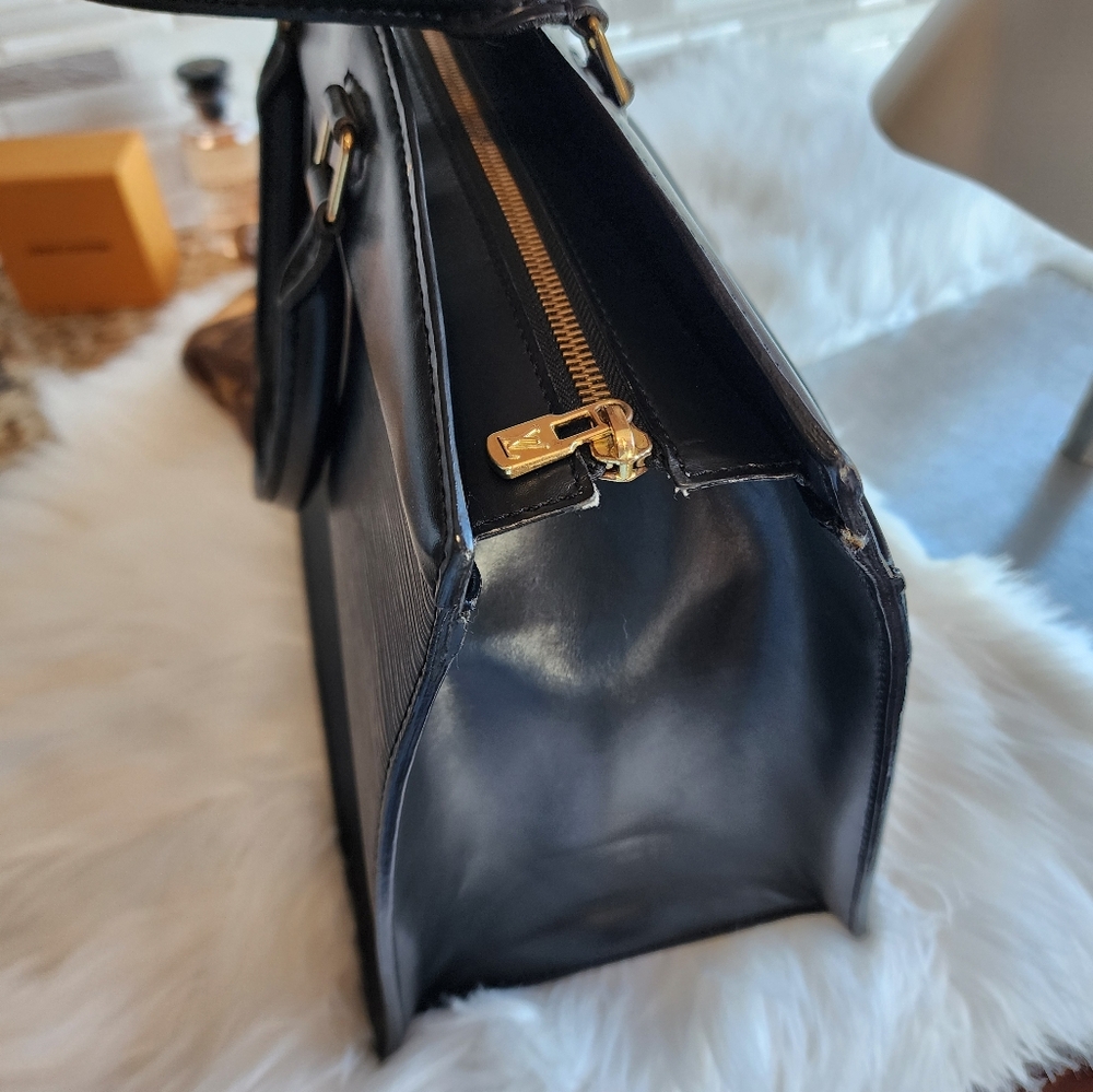 ✨️Louis Vuitton Black Epi Riveria Purse In Noir Black✨️ - Picture 5 of 12